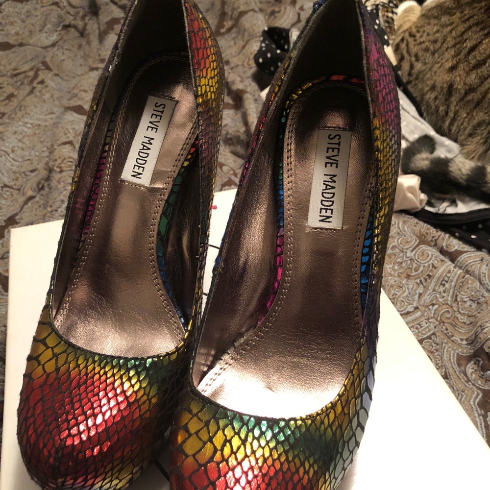 Steve Madden rainbow pumps
